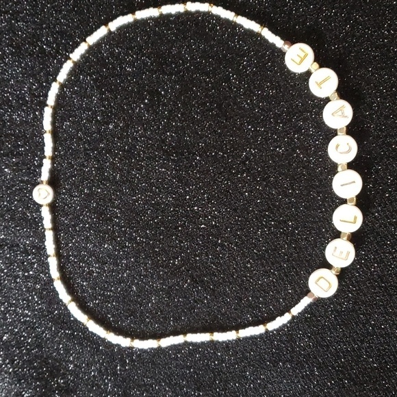 Taylor Swift Delicate Elastic Beaded Necklace Handmade - Picture 1 of 5